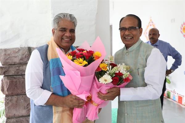 मुख्यमंत्री श्री चौहान से मिले केंद्रीय मंत्री श्री यादव