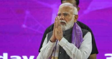 पीएम मोदी ने कांग्रेस और विपक्षी गठबंधन पर हमला बोलते हुए कहा- कांग्रेस और उसकी जामत उन फ्रॉड कंपनियों की तर्ज पर काम कर रही है जो एक कांड कर के नाम बदल कर दूसरे नाम से नया कांड कर सके।