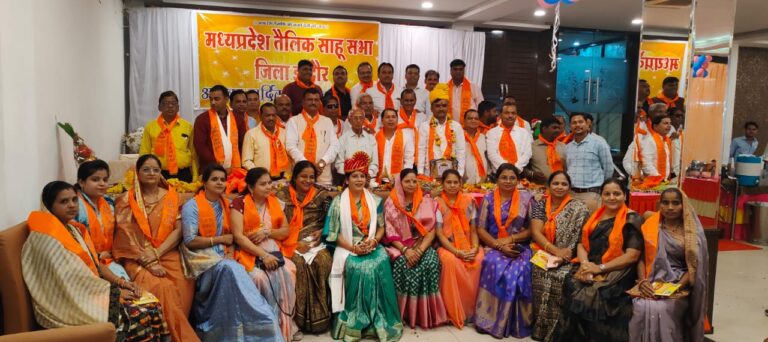 राष्ट्रीय अध्यक्ष श्रीमती आभा दीपक साहू का सम्मान किया गया