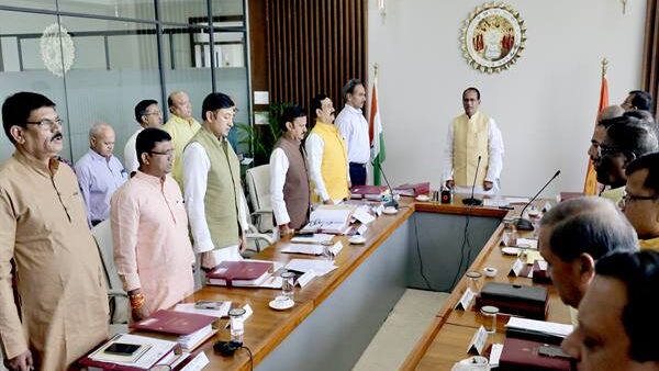 मुख्यमंत्री श्री चौहान ने नव-नियुक्त मंत्रियों को दी बधाई