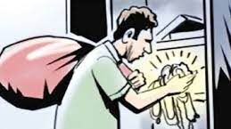 सोने-चांदी एवं आर्टिफिशियल ज्वेलरी की दुकानों पर चोरी करने वाले बदमाशों को, पुलिस ने चंद घंटों में किया गिरफ्तार