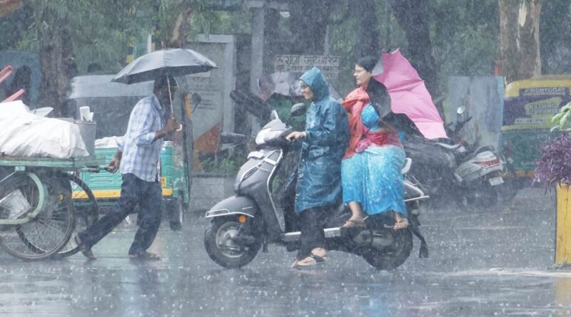 इंदौर जिले में पिछले 48 घंटे से बारिश का सिलसिला रुक-रुक कर निरंतर जारी