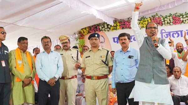 राज्य सरकार के पास विकास कार्य, जनता की भलाई और कल्याण के लिए धन की कमी नहीं है : मुख्यमंत्री श्री चौहान