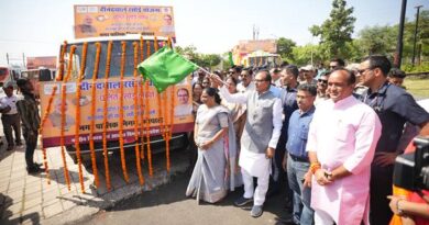पंडित दीनदयाल जी उपाध्याय दरिद्र को ही भगवान मानते थे,यदि दरिद्र की सेवा की तो भगवान की पूजा कर ली