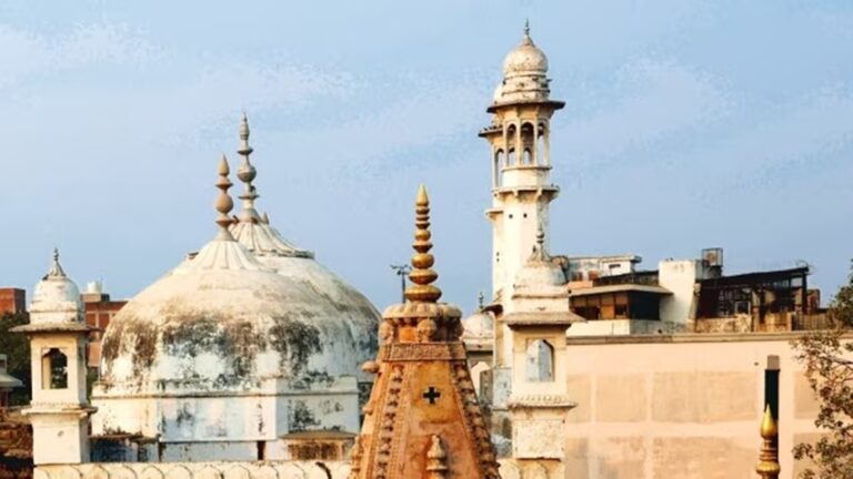 ज्ञानवापी केस में मुस्लिम पक्ष को बड़ा झटका, याचिका खारिज