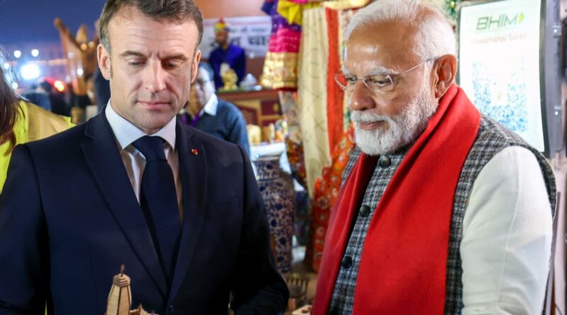प्रधानमंत्री नरेन्द्र मोदी और फ्रांस के राष्ट्रपति इमैनुएल मैक्रों ने किया रोड शो