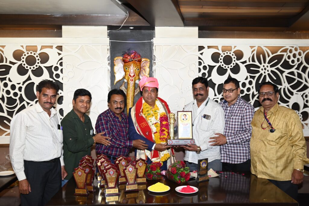 होली मिलन एवम सम्मान समारोह, राष्ट्रीय अधिमान्य पत्रकार संगठन ने किया आयोजन 2 होली मिलन एवम सम्मान समारोह, राष्ट्रीय अधिमान्य पत्रकार संगठन ने किया आयोजन
