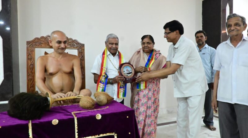 तीर्थ क्षेत्र कमेटी के अध्यक्ष ने विमर्शसागर से लिया आशीर्वाद