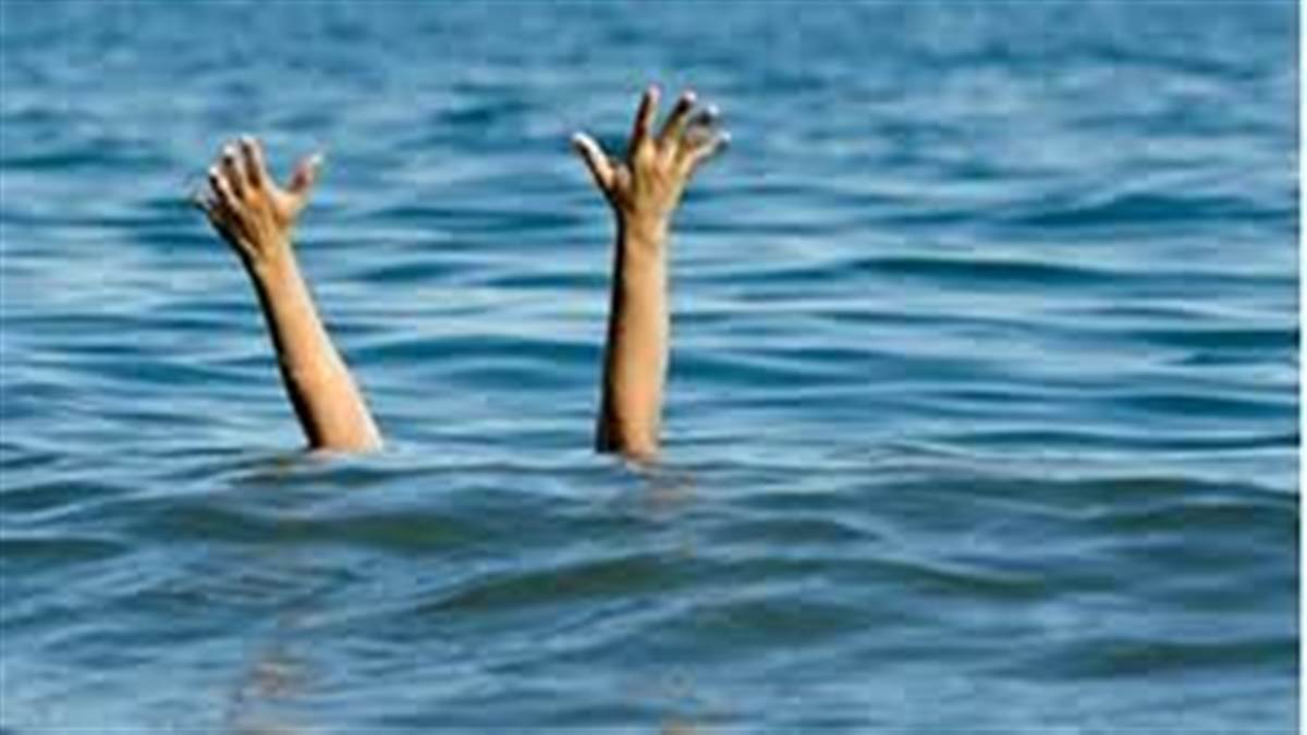 नर्मदा नदी में नहाने गए एक ही परिवार के सात लोग डूबे