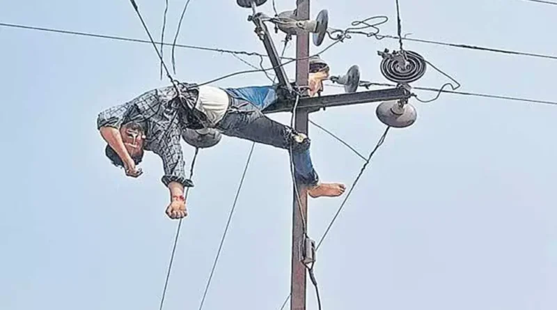 बिजली के तार पर फंसे कबूतर को बचाने में बच्चे की मौत
