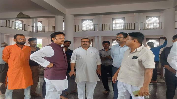 उप मुख्यमंत्री ने भैरवबाबा मंदिर निर्माण कार्य का किया निरीक्षण