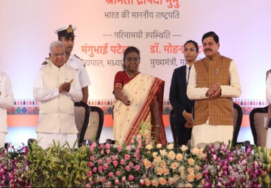 राष्ट्रपति श्रीमती द्रौपदी मुर्मु ने उज्जैन के ग्राम ढेंडिया में 1692 करोड़ रुपए के इंदौर-उज्जैन सिक्स लेन रोड का भूमि-पूजन किया।