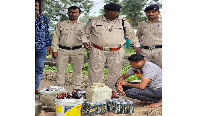पौने 6 लाख रुपये से अधिक मूल्य की अवैध विदेशी मदिरा जप्त