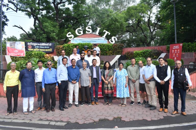 एम.विश्वेवरैया की मूर्ति पर किया माल्यार्पण