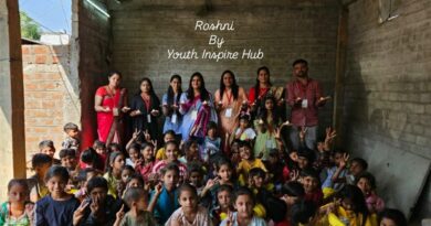 जरूरतमंद बच्चों को मिठाई,पटाखे और चॉकलेट देकर मनाई दीवाली