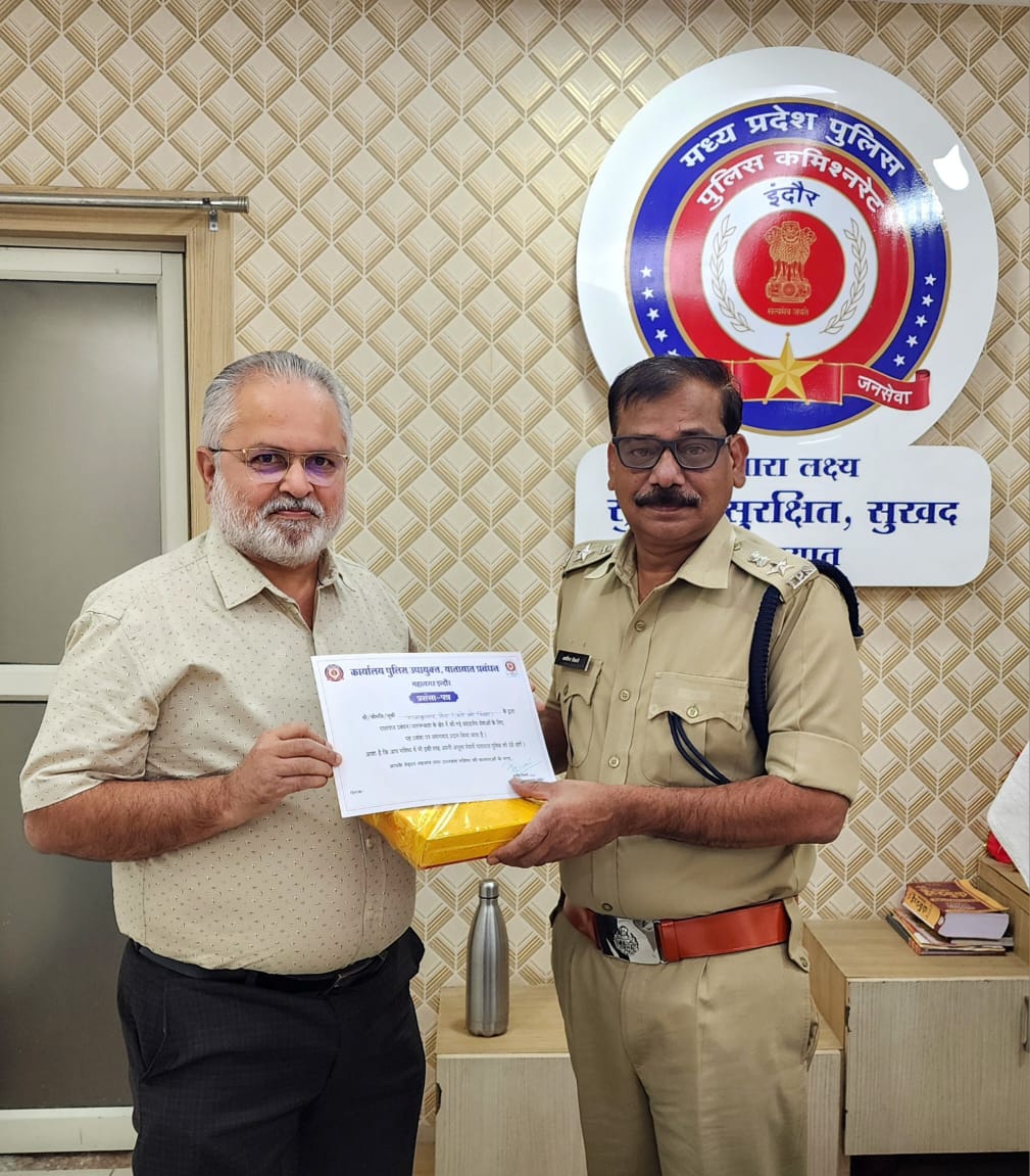 राजकुमार जैन को यातायात प्रबंधन पुलिस ने किया सम्मानित