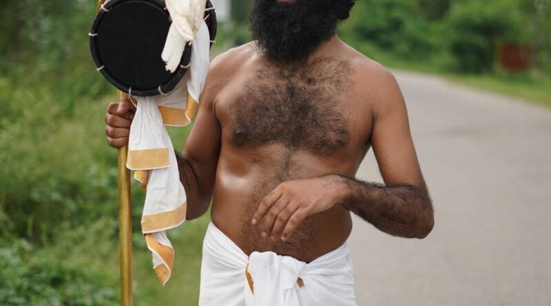 योगी अद्वैत योगभूषण पूरे भारत में 13,000 किलोमीटर की पवित्र यात्रा पर निकले