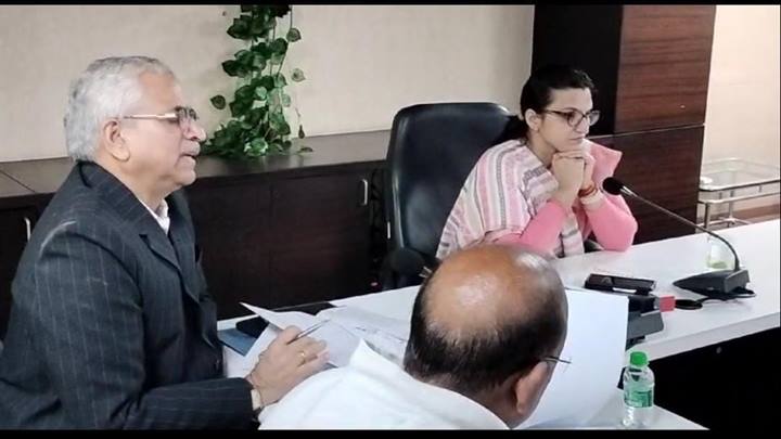 आरडीएसएस के 30 ग्रिडों का काम अगले तीन माह में पूर्ण करने के निर्देश