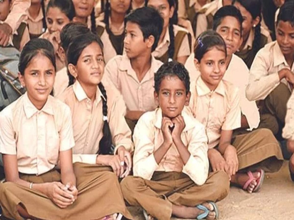 सरकारी स्कूलों में कक्षा 9 में ड्रॉप-आउट दर को कम करने के लिये ब्रिज कोर्स