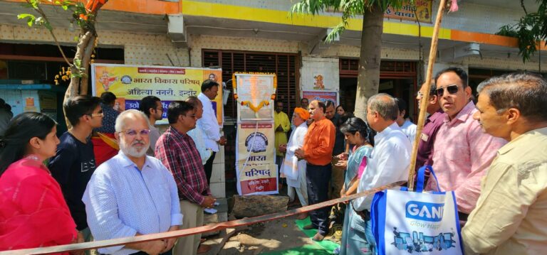 भारत विकास परिषद द्वारा प्यासे राहगीरों हेतु दत्त मंदिर परिसर रामबाग में वाटर कूलर की स्थापना की गई