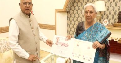 राज्यपाल मंगुभाई पटेल से उत्तरप्रदेश की राज्यपाल की सौजन्य भेंट
