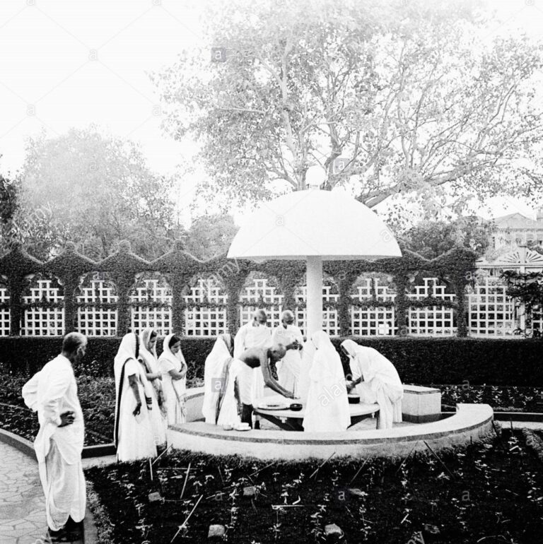 गांधी जयंती पर विशेष: अहिंसा पुजारी महात्मा गांधी