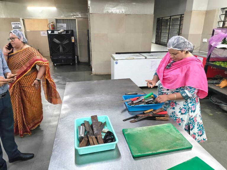 कलेक्टर शिवम वर्मा के मार्गदर्शन में एसडीपीएस इंटरनेशनल स्कूल का औचक निरीक्षण