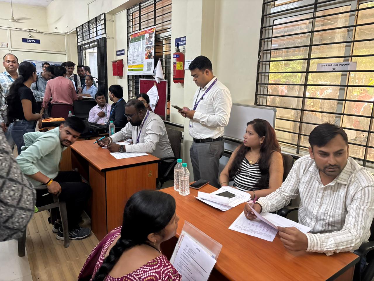 रोजगार मेले में 12 कम्पनियों ने किया 300 युवाओं का चयन
