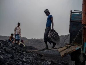 बीड़ी और खदान श्रमिकों के बच्चों को मिलेगी छात्रवृत्ति
