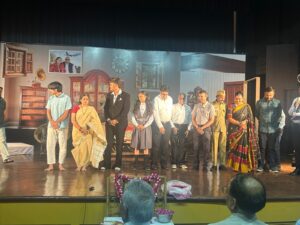 बच्चों के विदेश चले जाने पर माँ बाप की व्यथा बताता नाटक संध्या छाया