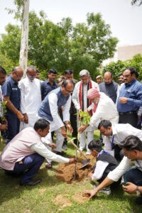 PM नरेंद्र मोदी के मिशन लाइफ, ऊर्जा बचत और प्लास्टिक मुक्त जीवन से पर्यावरण संरक्षण को रोजमर्रा की आदत बनाने की शिवराज ने की अपील