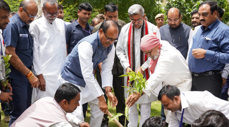 PM नरेंद्र मोदी के मिशन लाइफ, ऊर्जा बचत और प्लास्टिक मुक्त जीवन से पर्यावरण संरक्षण को रोजमर्रा की आदत बनाने की शिवराज ने की अपील