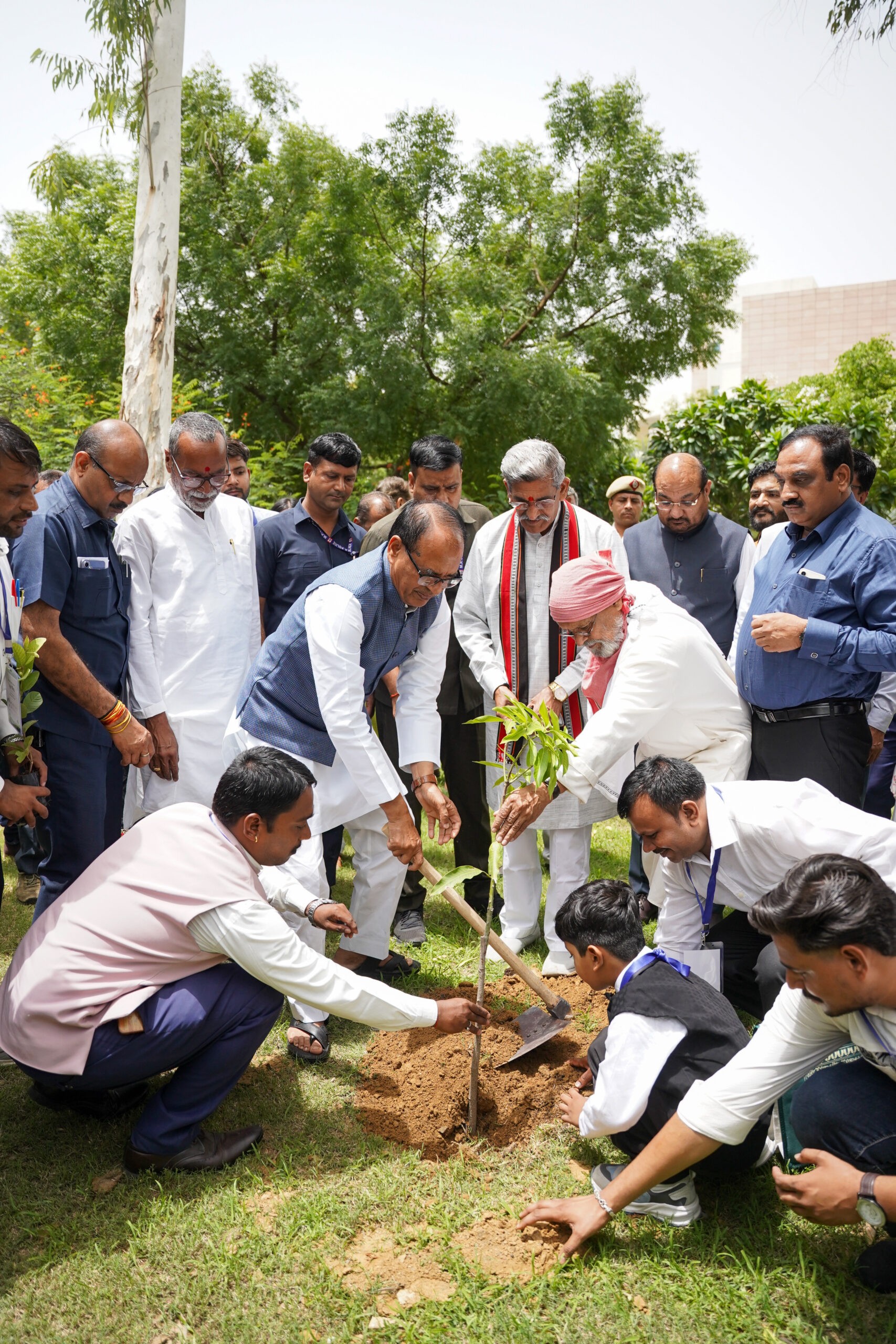 PM नरेंद्र मोदी के मिशन लाइफ, ऊर्जा बचत और प्लास्टिक मुक्त जीवन से पर्यावरण संरक्षण को रोजमर्रा की आदत बनाने की शिवराज ने की अपील