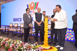 रचनात्मक अर्थव्यवस्था के लिए प्रमुख अंतरराष्ट्रीय मार्केटप्‍लेस 'ब्रिक्स वेव्स बाज़ार' ने मुंबई में ब्रिक्स सदस्य और भागीदार देशों के 500 से अधिक प्रतिनिधियों को एकत्रित किया