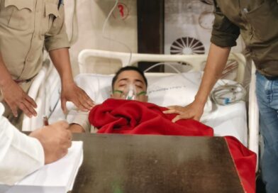 अचानक बाइक से गिरकर बेहोश हुए छात्र को दिया सीपीआर, अस्पताल पहुँचाकर बचाई जान