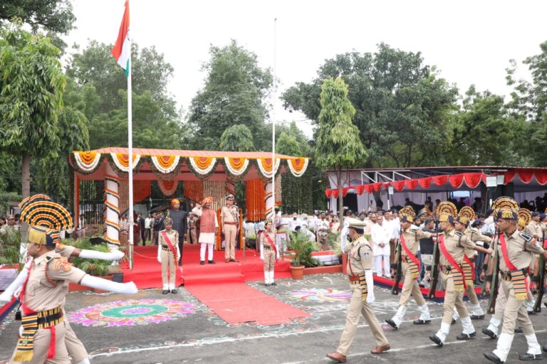 उत्साह, उमंग और हर्षोल्लास के साथ मनाया गया स्वतंत्रता दिवस