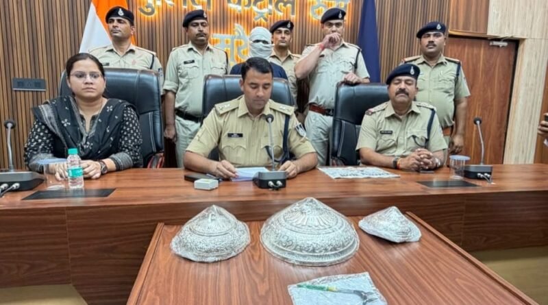 जैन मंदिर से चोरी हुए 1.5 किलो चांदी के छत्र का पुलिस ने किया खुलासा