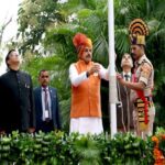 मुख्यमंत्री निवास में ध्वजारोहण
