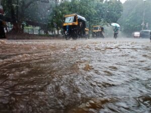 अगले 24 घंटों के दौरान संभावित वर्षा के कारण जलभराव की स्थिति बनने की संभावना