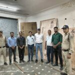 बिना वैद्य लाईसेंस, समाप्त हो चुके लाइसेंस और बिना आईएसआई मार्का के प्लाईवुड बेचने वाले दुकान पर छापा